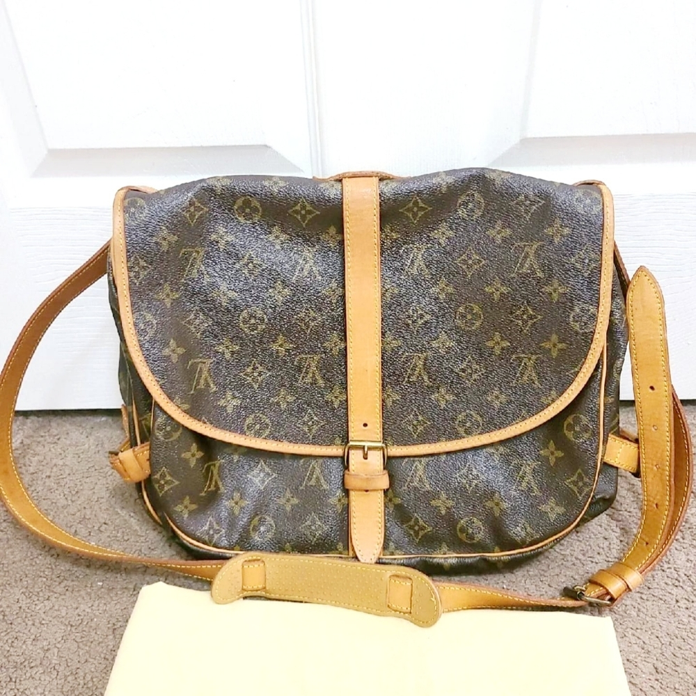 Louis Vuitton Saumur 35